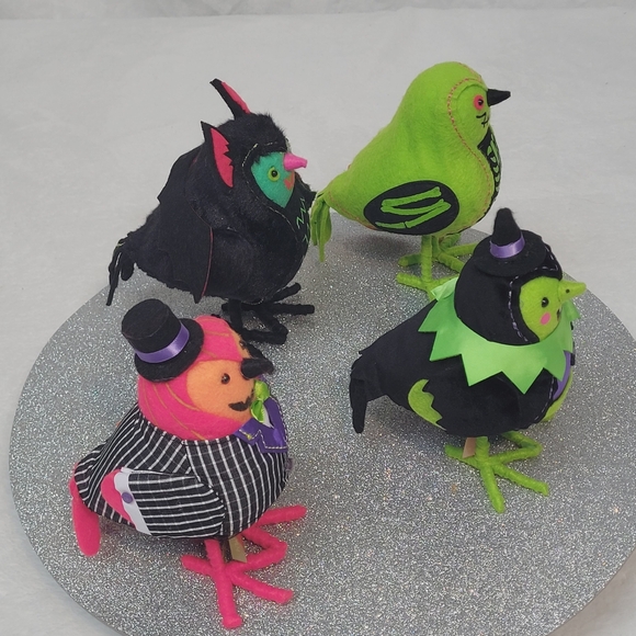 Hyde & Eek 2024 Featherly Friends Bird Decorative Figures Set of 4 New OOS - Picture 2 of 12